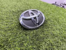 Эмблема Toyota Camry 2012-2017