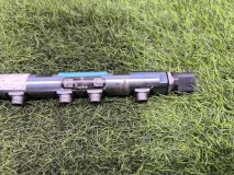 Топливная рейка BMW 1 E81