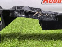 Кронштейн решетки радиатора Mercedes E W212 Кронштейн решетки радиатора Mercedes E W212