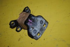 Петли на дверь правые задние TOYOTA PASSO KGC30