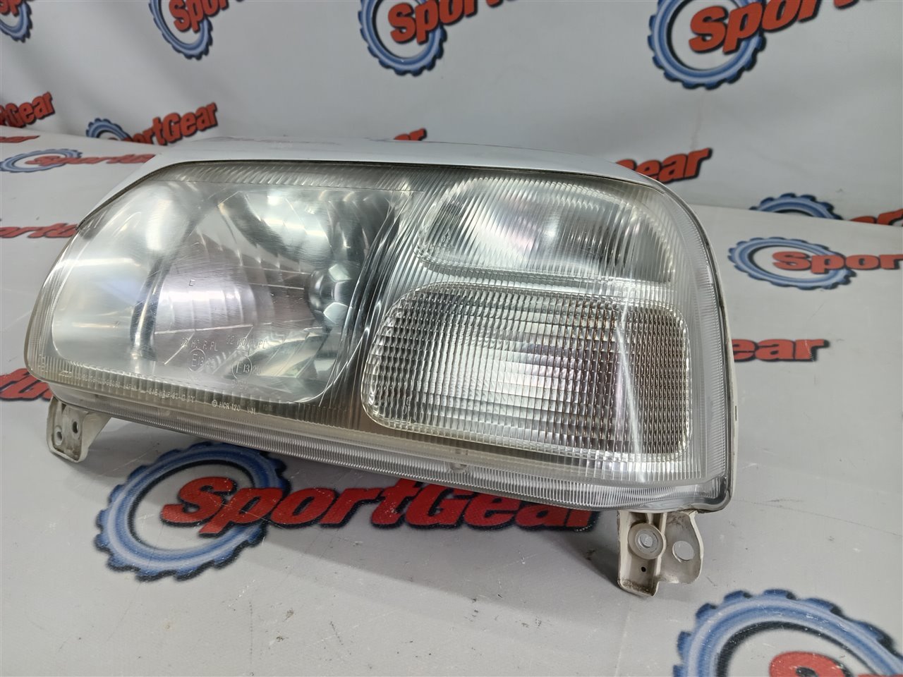 Фара Suzuki Escudo TL52W J20A №259 2002 перед. лев. (б/у)