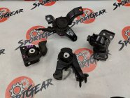 Подушки ДВС Toyota Prius Alpha zvw41 2014 2ZRFXE №275