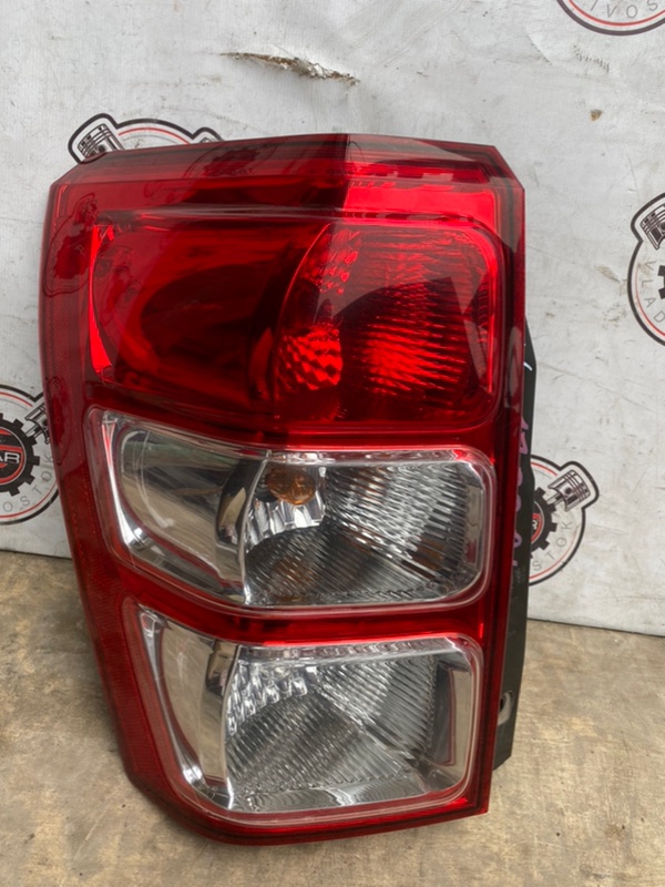 Стоп-сигнал Suzuki ESCUDO TA74W задн. лев. (б/у)