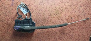 Замок двери левый задний Nissan TIIDA C11