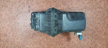 Корпус воздушного фильтра Toyota Sienta NCP81G 1NZFE