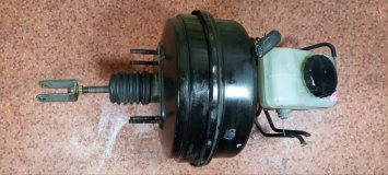 Главный тормозной цилиндр Toyota Mark 2 JZX110 1JZFSE