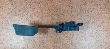 Педаль подачи топлива TOYOTA PRIUS ALPHA ZVW41 2ZRFXE