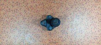 Шаровая опора левая передняя Toyota Wish ZNE10G 1ZZFE