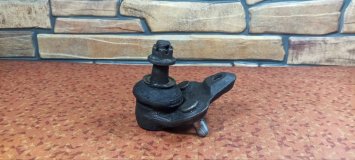 Шаровая опора левая передняя Toyota Wish ZNE10G 1ZZFE