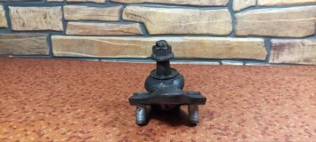 Шаровая опора левая передняя Toyota Wish ZNE10G 1ZZFE