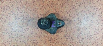 Шаровая опора левая передняя Toyota Wish ZNE10G 1ZZFE