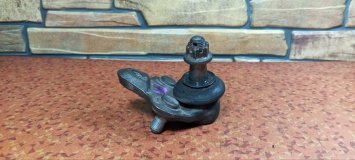 Шаровая опора левая передняя Toyota Wish ZNE10G 1ZZFE