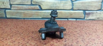 Шаровая опора левая передняя Toyota Wish ZNE10G 1ZZFE