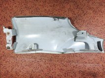 Щечка левая передняя Isuzu ELF NKR66 4HF1