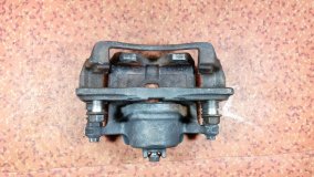 Суппорт правый передний Honda Airwave GJ1 L15A