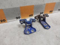 Петля двери правая задняя Mitsubishi Airtrek CU2W 2002 2.0