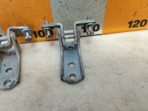 Петля двери левая передняя Mitsubishi Lancer 9 2006 1.6