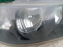 Фара ксеноновая правая передняя Mazda Bongo Friendee 2001