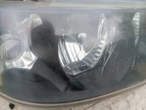 Фара ксеноновая правая передняя Mazda Bongo Friendee 2001