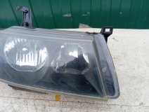 Фара ксеноновая правая передняя Mazda Bongo Friendee 2001