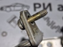 Петли двери левые задние Mitsubishi Lancer Cedia CS2A 2000 4G15