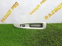 Кнопка стеклоподъемника левая передняя Toyota Mark II X110 2000-2004