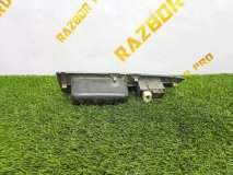 Кнопка стеклоподъемника правая задняя Toyota Mark II X110 2000-2004 1GFE