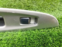 Кнопка стеклоподъемника правая задняя Toyota Mark II X110 2000-2004 1GFE