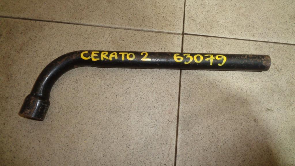 Ключ балонный Kia Cerato 2 TD (б/у)