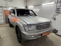 Стекло лобовое переднее Toyota Land Cruiser UZJ100 1998-2007 2UZ-FE