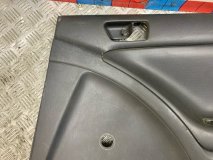 Обшивка двери правая задняя Pontiac Vibe 1 2003 1ZZFE