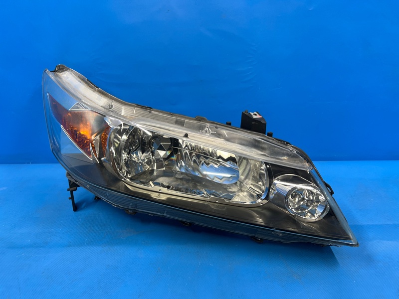 Фара Honda STREAM RN6 R18A перед. прав. (б/у)