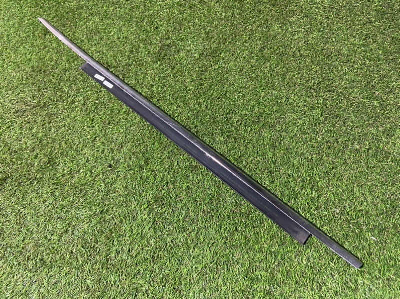 Молдинг стекла Audi A5 Sportback 8T CDNC 2010 перед. лев. (б/у)