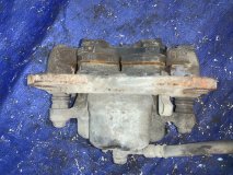 Суппорт левый передний HONDA THAT'S JD2 E07Z