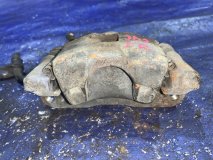 Суппорт правый передний HONDA THAT'S JD2 E07Z