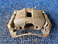 Суппорт левый передний HONDA STEPWGN RG2