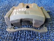 Суппорт левый передний TOYOTA SIENTA NCP85