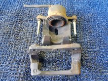 Суппорт левый передний TOYOTA SIENTA NCP85