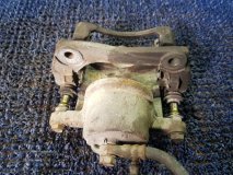 Суппорт левый передний TOYOTA SIENTA NCP85