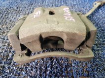 Суппорт левый передний TOYOTA SIENTA NCP85