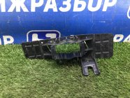 Кронштейн форсунки омывателя левый передний Lexus LX 570