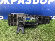 Кронштейн форсунки омывателя правый передний Lexus LX 570