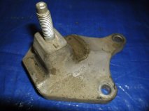 Крепление подушки двигателя Ford Fusion Крепление подушки двигателя Ford Fusion