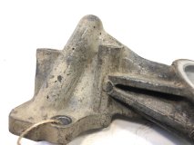 Кронштейн масляного фильтра Toyota Land Cruiser UZJ100 2001 2UZFE