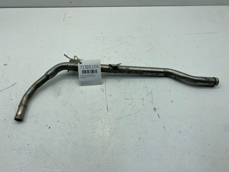 Патрубок системы охлаждения Lexus LX470 UZJ100 2UZFE 1998 (б/у)