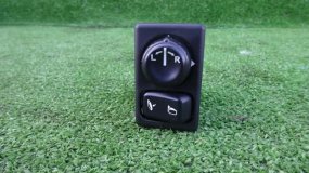 Блок управления зеркалами NISSAN TINO V10 1998/12 QG18DE