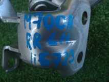 Петля двери левая задняя TOYOTA PASSO M700A 2016/06 1KR-FE