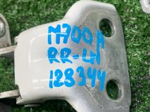 Петля двери левая задняя TOYOTA PASSO M700A 2016/09 1KR-FE