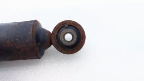 Амортизатор правый задний Toyota RAV4 XA40 2013 3ZR-FE