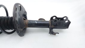 Амортизатор правый передний Toyota RAV4 XA40 2017 2ARFE